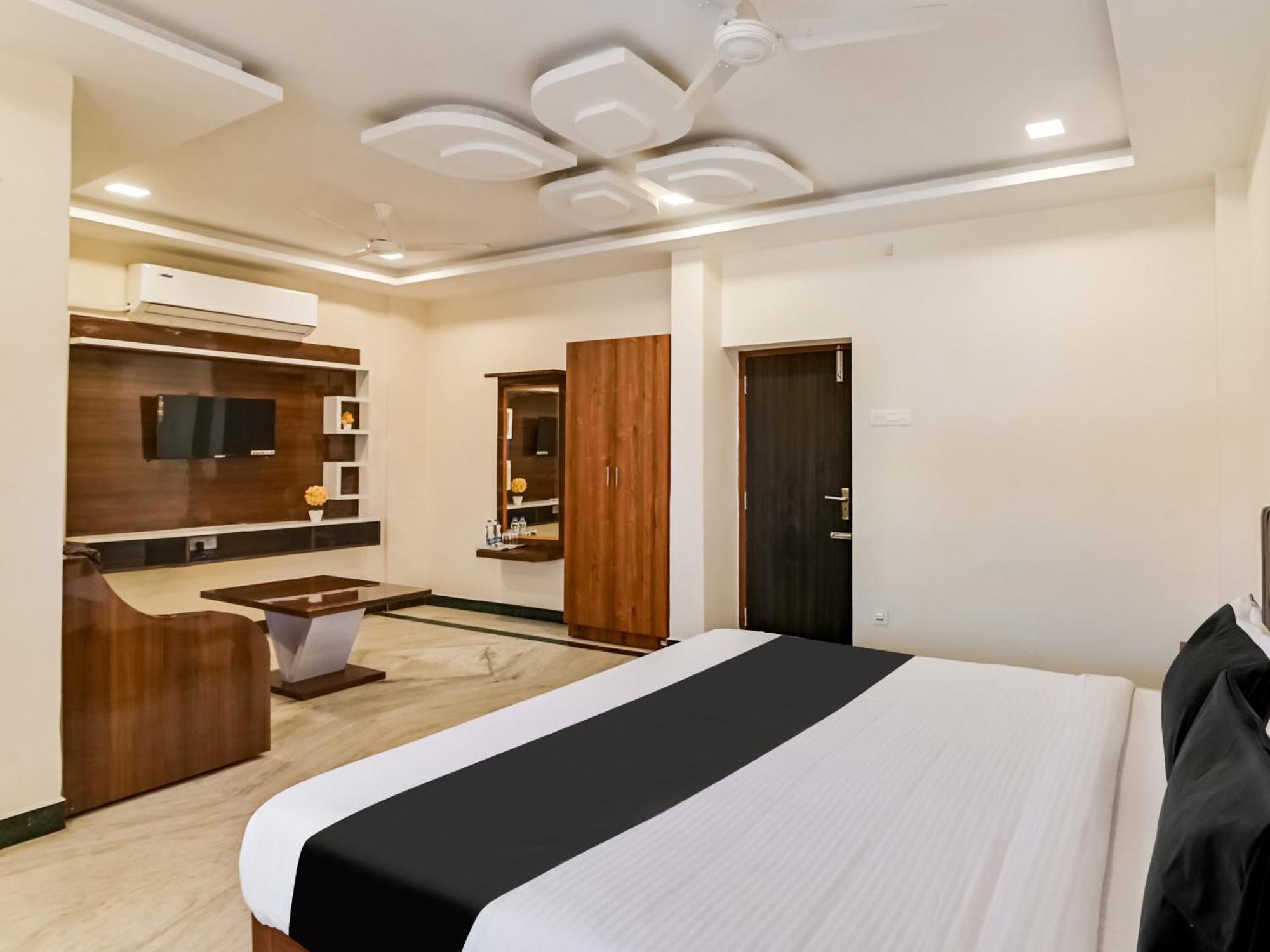 Hotel O Rj Royal Inn Vellore Buitenkant foto