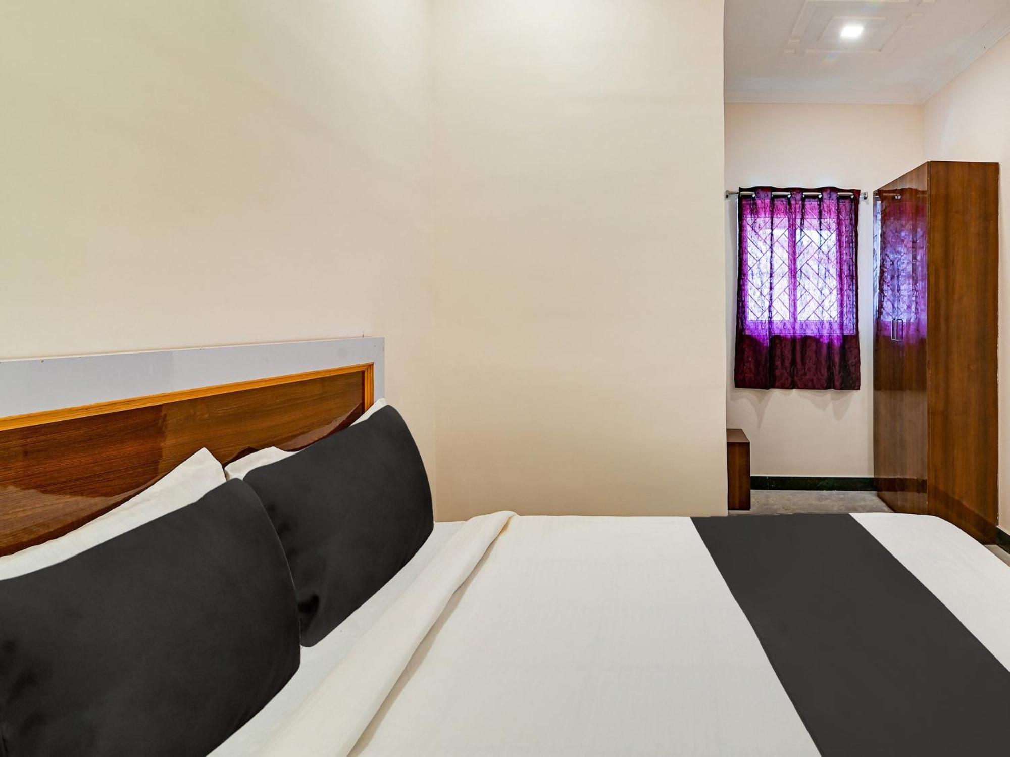 Hotel O Rj Royal Inn Vellore Buitenkant foto
