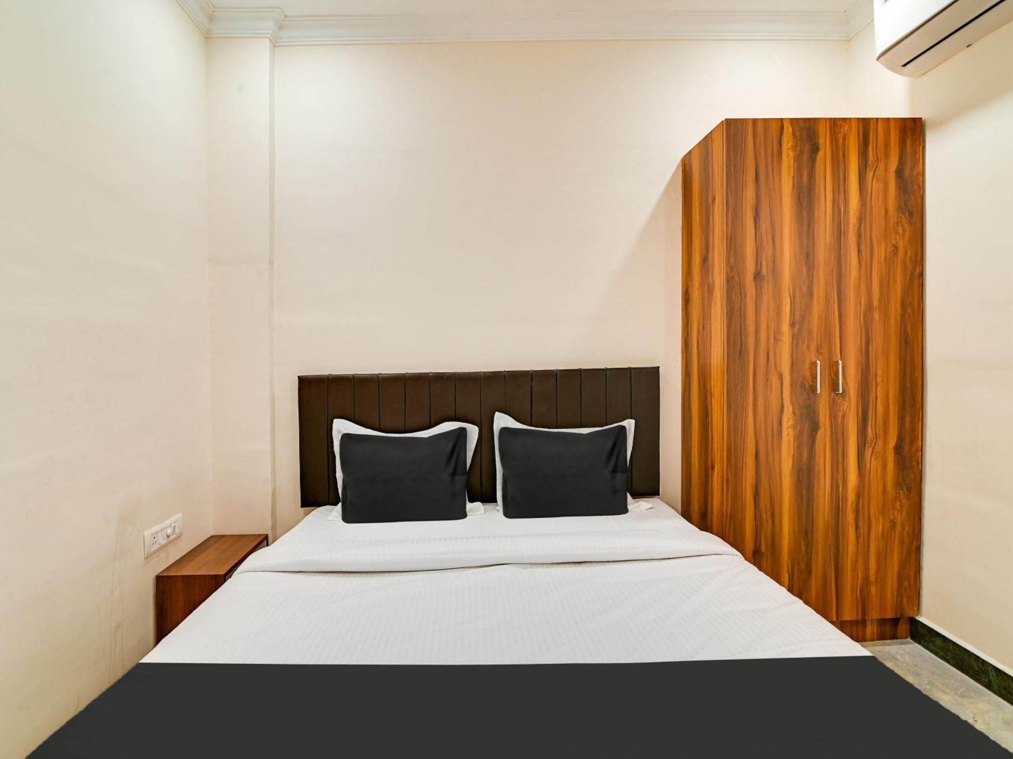 Hotel O Rj Royal Inn Vellore Buitenkant foto