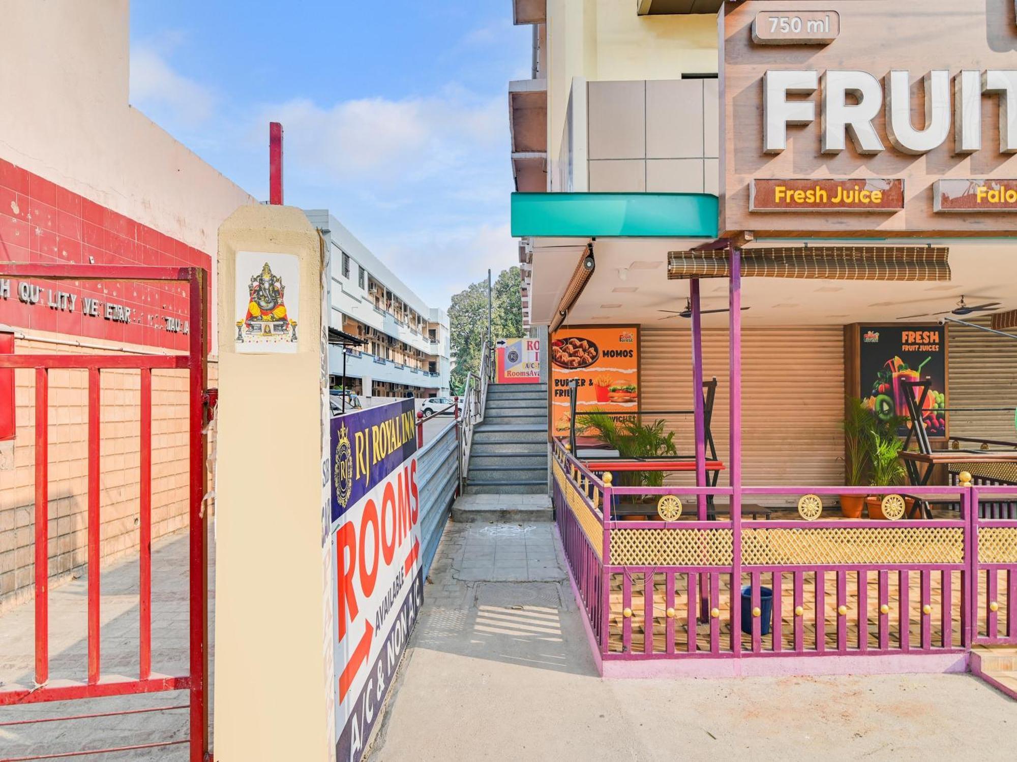 Hotel O Rj Royal Inn Vellore Buitenkant foto