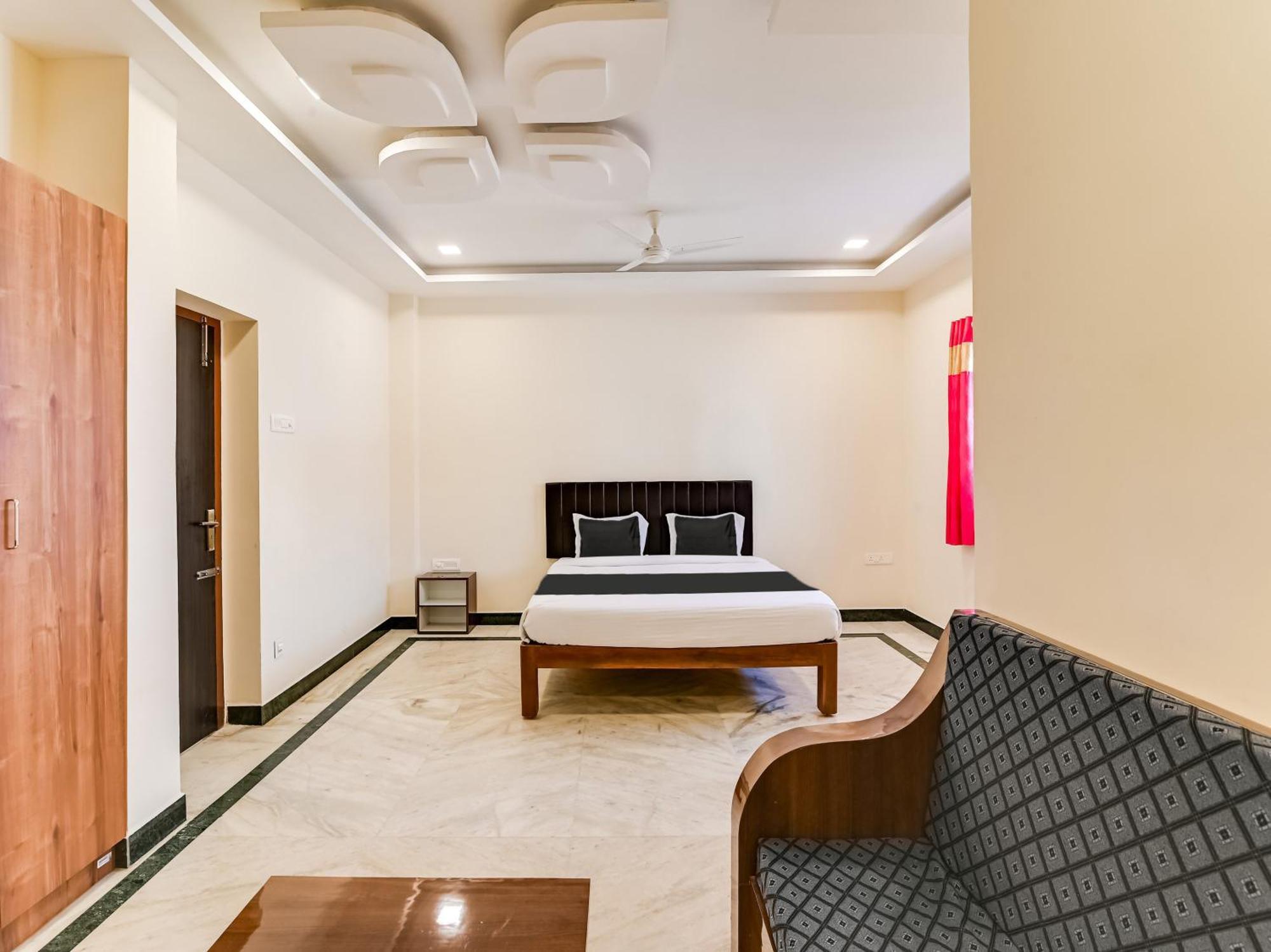 Hotel O Rj Royal Inn Vellore Buitenkant foto